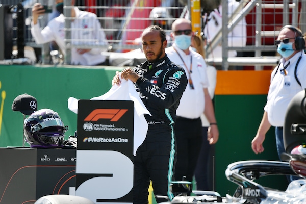 Gp Austria qualifiche, Hamilton dai Commissari FIA: non ha rallentato con la bandiera gialla?