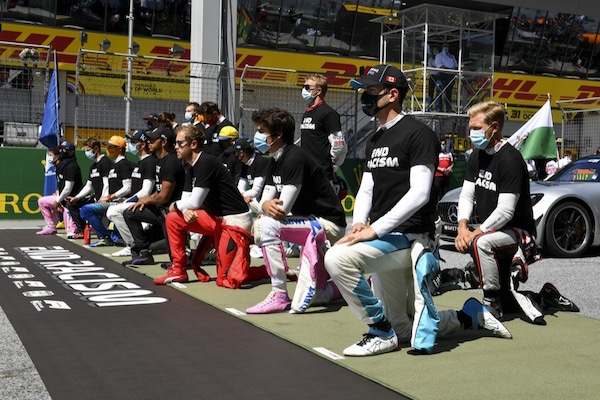 GP Austria, piloti F1 contro il razzismo FOTO