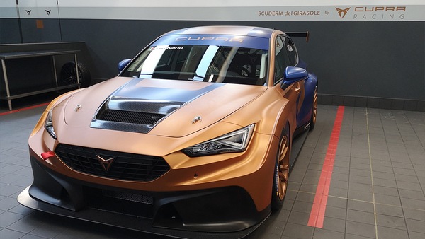 Due CUPRA Leon Competición al debutto mondiale nel TCR Italy