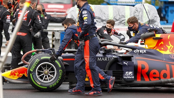 Horner, fuoripista di Verstappen mentre sincronizzava l'ottava
