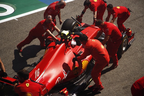 Gp Spagna, Leclerc: "Ai box sembra di essere in una sauna!"