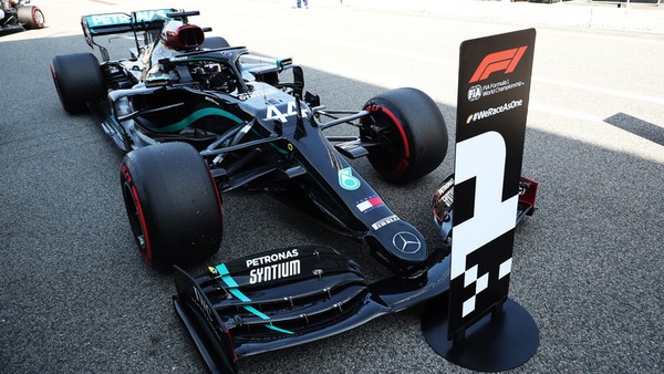 Gp Spagna, qualifiche: Hamilton Re pole, gran delusione Ferrari