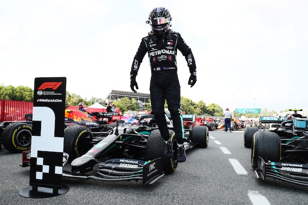 Gp Spagna: Hamilton vince in scioltezza, Vettel 7°, ko Leclerc