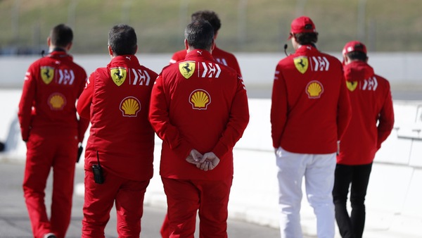 Perché la Juve cambia e la Ferrari no?