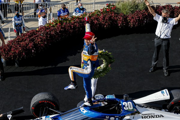 500 Miglia di Indianapolis: Sato fa il bis, Alonso solo 20°