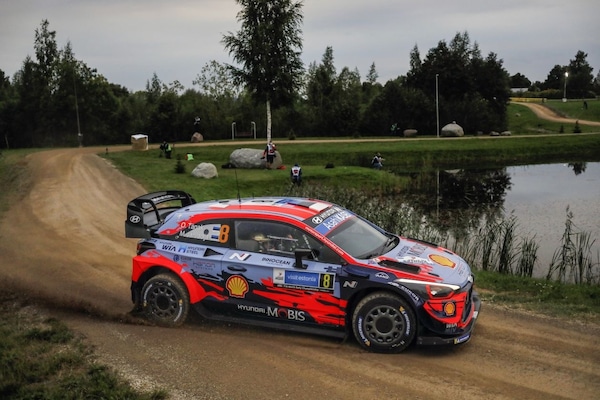WRC, Tanak guida in Estonia