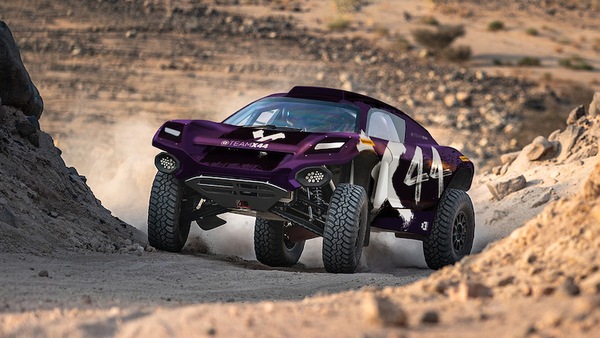 Extreme E, Hamilton fonda il team X44