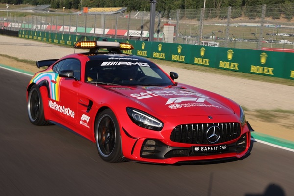 GP Toscana, Mercedes omaggio rosso alla Ferrari