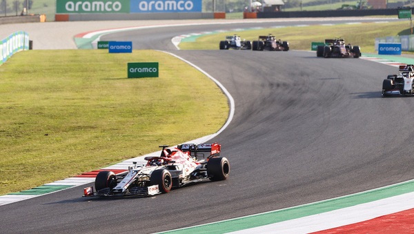 GP Toscana, Raikkonen a punti con un'Alfa danneggiata