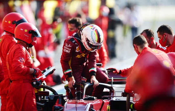 Gp Toscana, i team radio dei piloti Ferrari