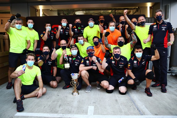 Gp Russia, Verstappen: "Penalità a Lewis severa ma io sono felicissimo"