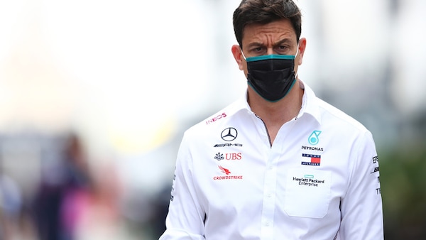 GP Eifel, un membro della Mercedes positivo al Covid-19