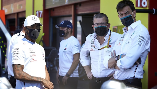 Wolff: 'Cambio un po' di cose ma resterò team principal'