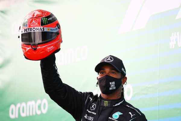 GP Eifel, Hamilton rende omaggio a Schumi: "Ho un enorme rispetto per Michael"