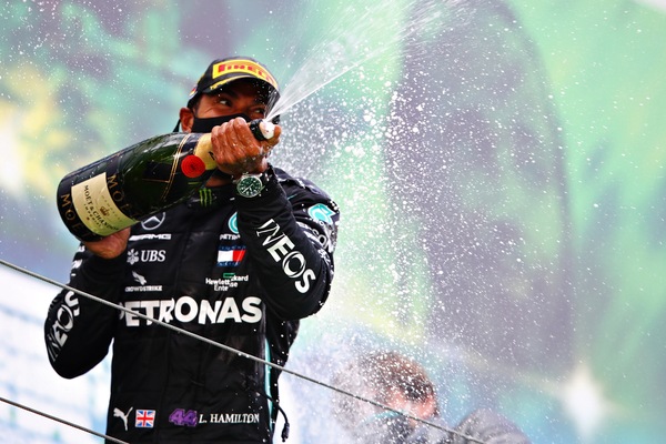 Hamilton come Schumi, non ci crede: "Ogni domenica vedevo Michael"