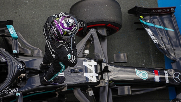 Hamilton: 'Rispetto le leggende ma io non sarò arrogante verso i giovani'