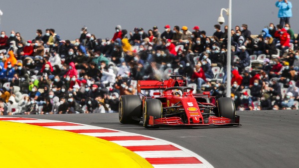 Vettel e la SF1000 uguale a Leclerc: 'Lui trova più grip'