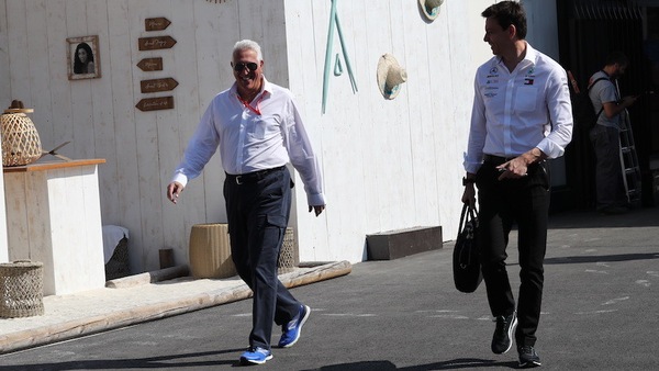 Aston Martin-Mercedes, il legame si rafforza: tecnologia in cambio di azioni