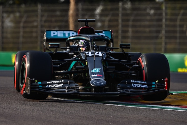 GP Emilia Romagna: Hamilton trionfa a Imola, la Mercedes vince il settimo titolo Costruttori consecutivo