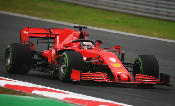 Vettel, cuore d'oro: super incasso per il casco, tutto in beneficienza