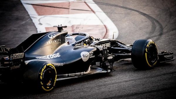 Alonso si gode i chilometri in Bahrain e ad Abu Dhabi