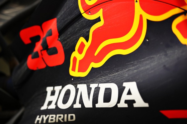 Congelamento power unit, uno spiraglio favorevole a Red Bull?