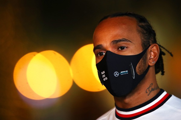 GP Bahrain, Hamilton contrario al tetto agli stipendi dei piloti