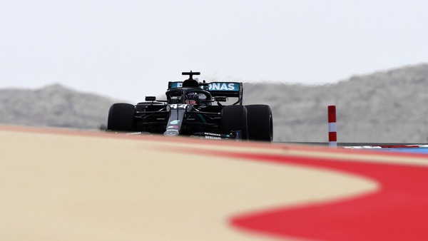 GP Bahrain FP1: doppia Mercedes davanti a Perez, Ferrari a ridosso della Top 10