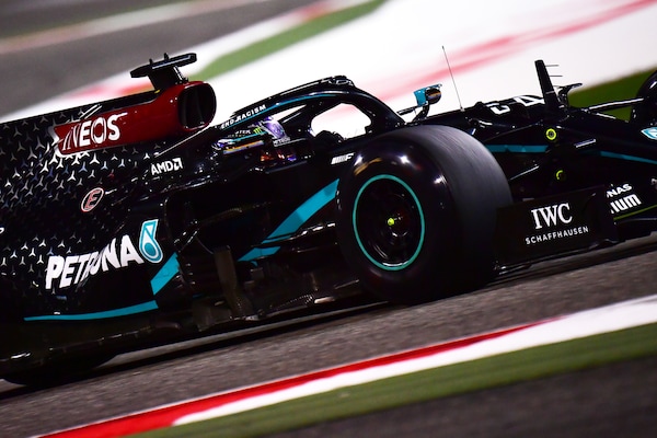 GP Bahrain, Hamilton: "Pirelli 2021? Meglio rimanere con queste gomme"