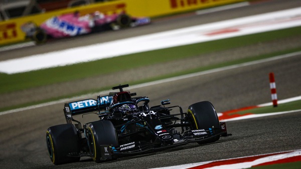 GP Bahrain, Hamilton vince la gara da inferno e ritorno per Gorsjean