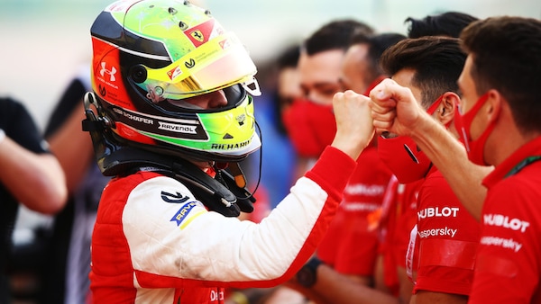 F2 GP Sakhir Sprint Race: Mick Schumacher è campione! Gara a Daruvala