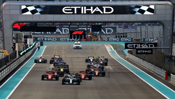 GP Abu Dhabi: un tramonto e tanti saluti
