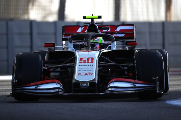Mick Schumacher, il lato positivo del primo GP rinviato