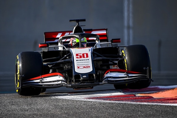 Mick Schumacher ai test di Abu Dhabi con la Haas