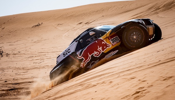 Dakar 2021, tappa 6: gloria per Sainz, Al Attiyah recupera su Peterhansel