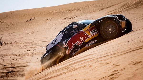 Dakar 2021, tappa 6: gloria per Sainz, Al Attiyah recupera su Peterhansel