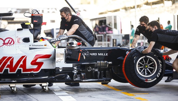 Haas VF-21, accensione della PU Ferrari da rinviare