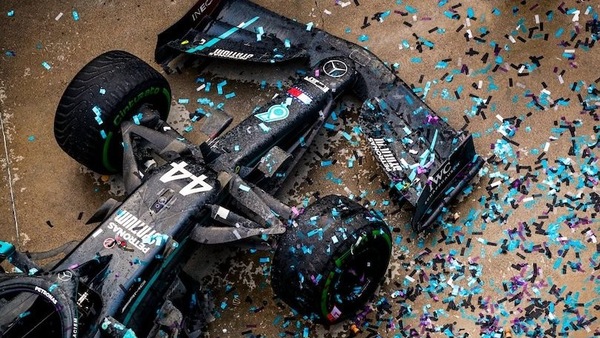 Mercedes W12, ecco la data di presentazione della E Performance