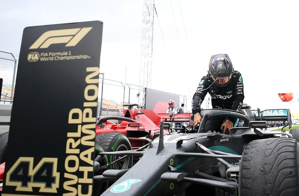 Contratto Hamilton-Mercedes, annuncio in arrivo sul biennale