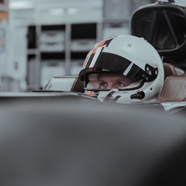 Mondiale lungo, Vettel pensa ai ragazzi del box: "Tuteliamoli"