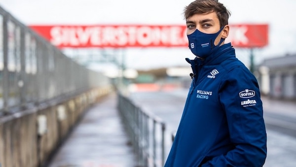 Williams FW43B in pista. Lo shakedown precede la presentazione