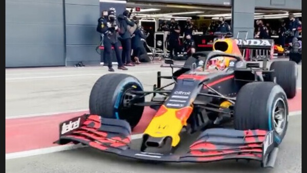 Silverstone, Verstappen alla guida della RB15