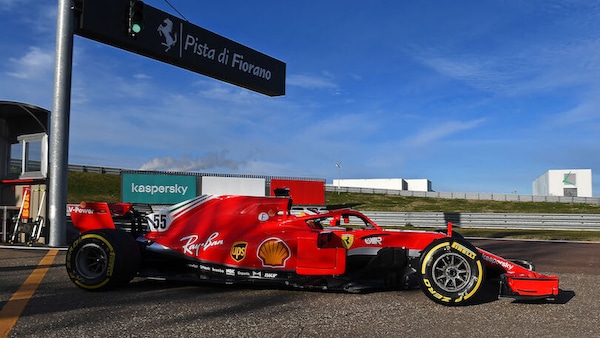 Ferrari, Elkann alla squadra: 'Dimostriamo la voglia di vincere'