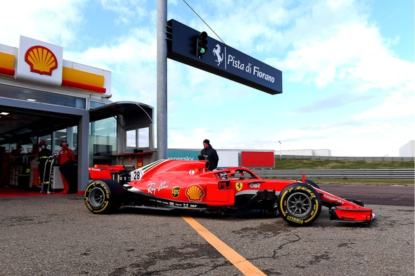 Ferrari, la presentazione del team in diretta streaming