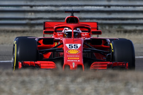 Sainz, la gioia e l'orgoglio di vestirsi Ferrari