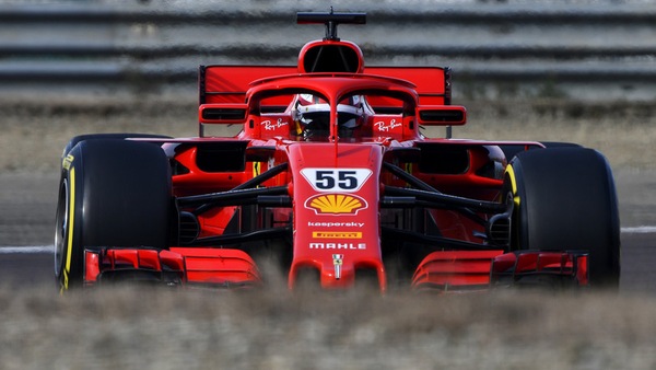 Sainz, la gioia e l'orgoglio di vestirsi Ferrari