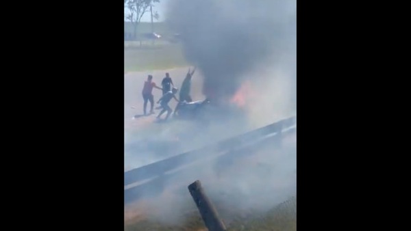 Miracolato come Grosjean, pilota intrappolato nelle fiamme riesce a salvarsi