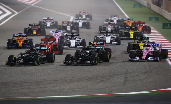 GP Bahrain: basta chiacchiere, adesso parlino i motori