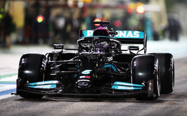 GP Bahrain, vince super Hamilton! Verstappen 2° ed arrabbiato