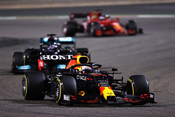 GP Bahrain, Horner: "Ci hanno detto di restituire la posizione"